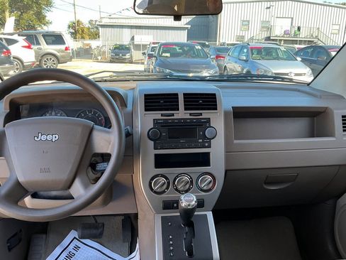 Used 2007 Jeep Compass Sport image 11