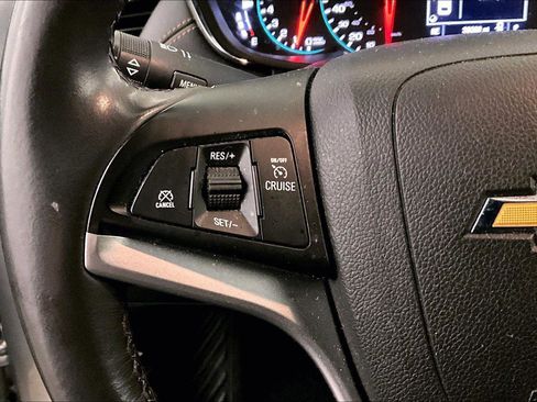 Used 2019 Chevrolet Trax LT w/ LT Convenience Package image 17