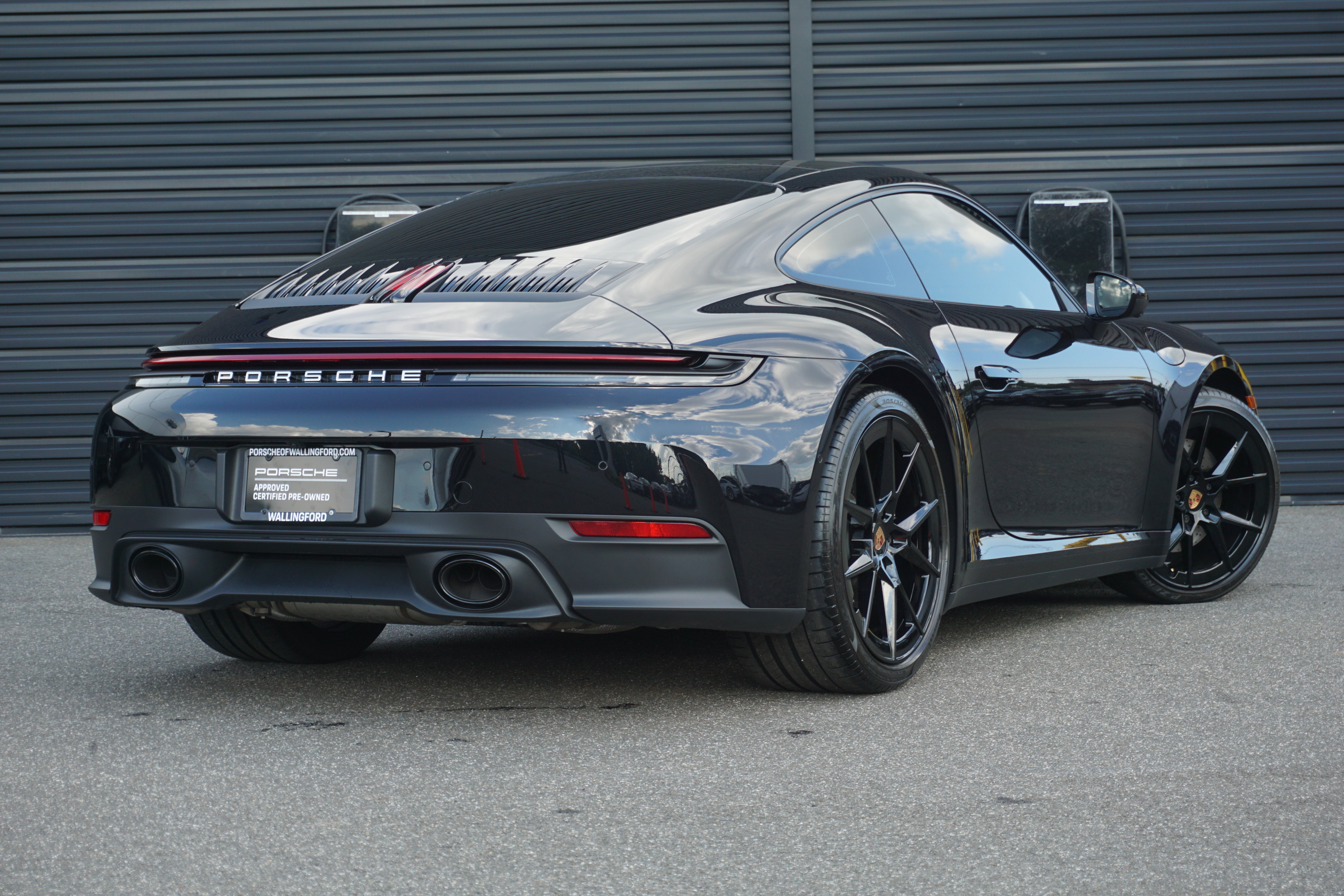 Certified 2025 Porsche 911 Carrera RWD image 9