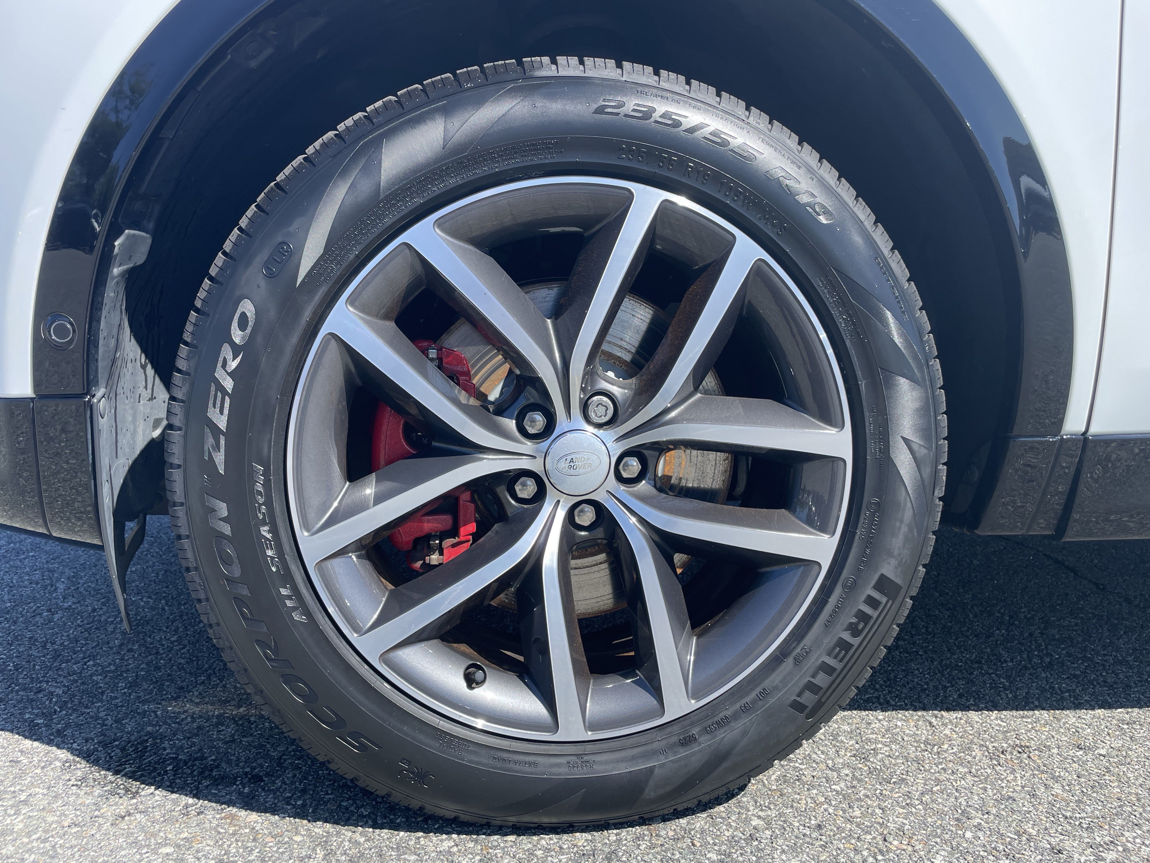 Certified 2025 Land Rover Discovery Sport Dynamic SE AWD/4WD image 9