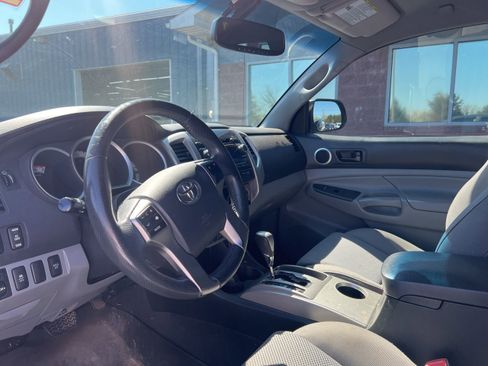 Used 2012 Toyota Tacoma 4x4 Double Cab w/ TRD Sport Pkg image 9