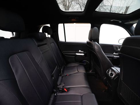 Used 2020 Mercedes-Benz GLB 250 4MATIC image 32