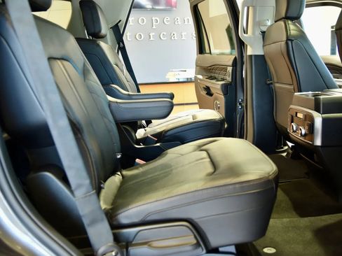 Used 2020 Ford Expedition Platinum AWD/4WD image 30