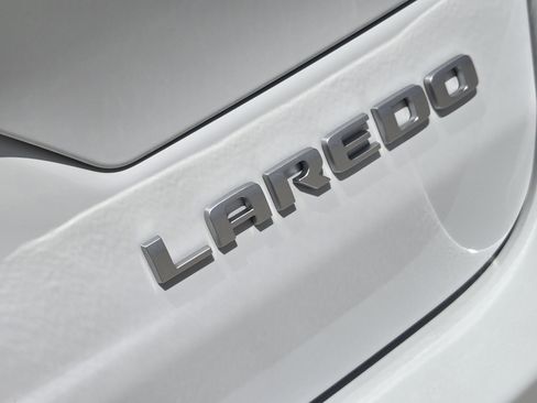 New 2026 Jeep Grand Cherokee Laredo AWD/4WD image 9