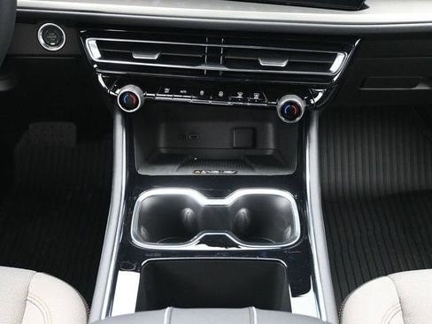 New 2026 Chevrolet Traverse LT w/ Enhanced Driving Package FWD image 24