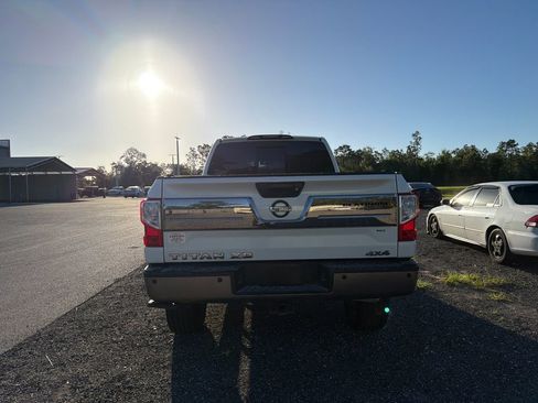 Used 2018 Nissan Titan Platinum Reserve w/ Platinum Utility Package AWD/4WD image 4