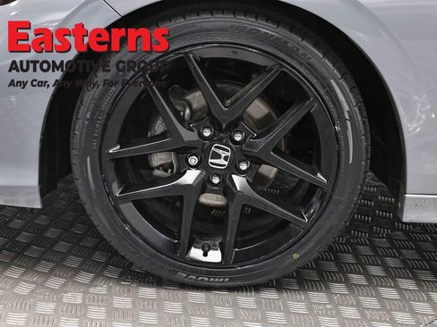 Used 2025 Honda Civic Sport image 31