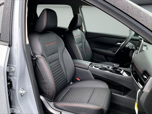New 2026 Nissan Rogue SV AWD/4WD image 10