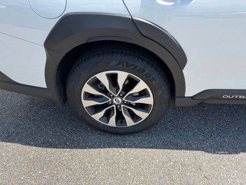 Used 2024 Subaru Outback Limited AWD/4WD image 4