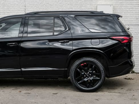 Used 2022 Chevrolet Traverse Premier w/ Redline Edition FWD image 13
