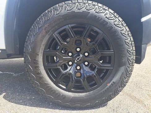 Used 2026 Chevrolet Colorado Trail Boss image 8