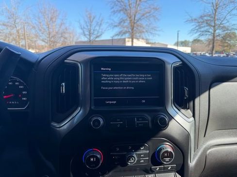 Used 2023 Chevrolet Silverado 3500 LT w/ Convenience Package image 11