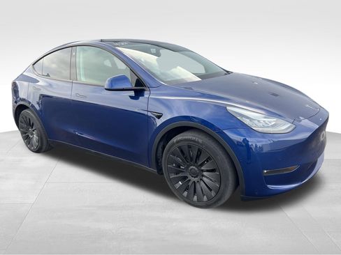 Used 2021 Tesla Model Y Long Range AWD/4WD image 3