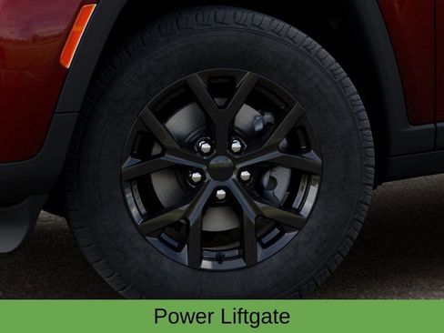 New 2026 Jeep Grand Cherokee Laredo image 9