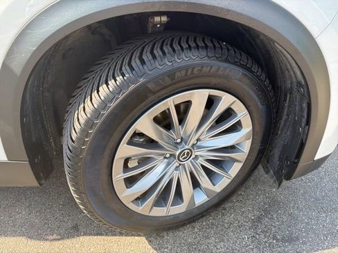 Used 2024 MAZDA CX-90 Plug-In Hybrid w/ Preferred AWD/4WD image 12