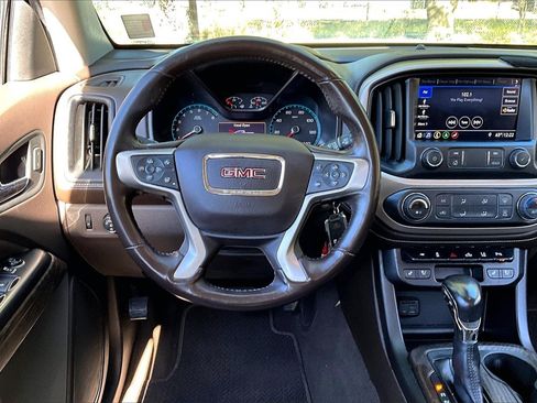 Used 2022 GMC Canyon Denali image 8