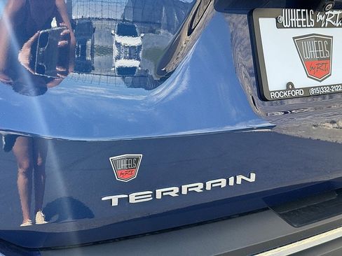 Used 2022 GMC Terrain SLT image 29