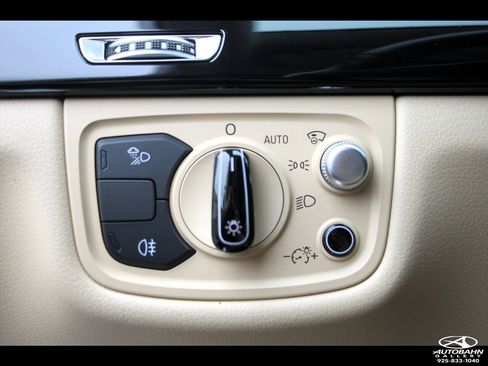 Used 2015 Audi A8 L 3.0T w/ Premium Package image 18