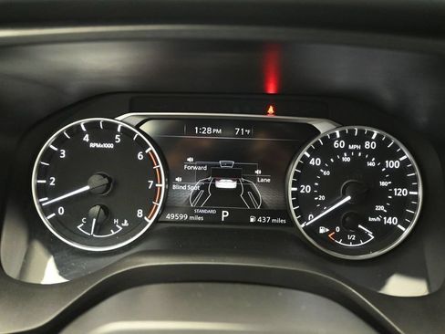 Used 2025 Nissan Rogue SV FWD image 15