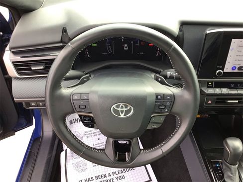 Used 2025 Toyota Camry SE image 16