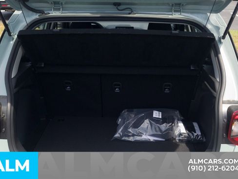 Certified 2026 Hyundai Venue SE image 9