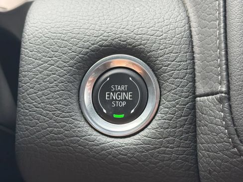 Used 2024 GMC Yukon XL Denali w/ Denali Reserve Package AWD/4WD image 19