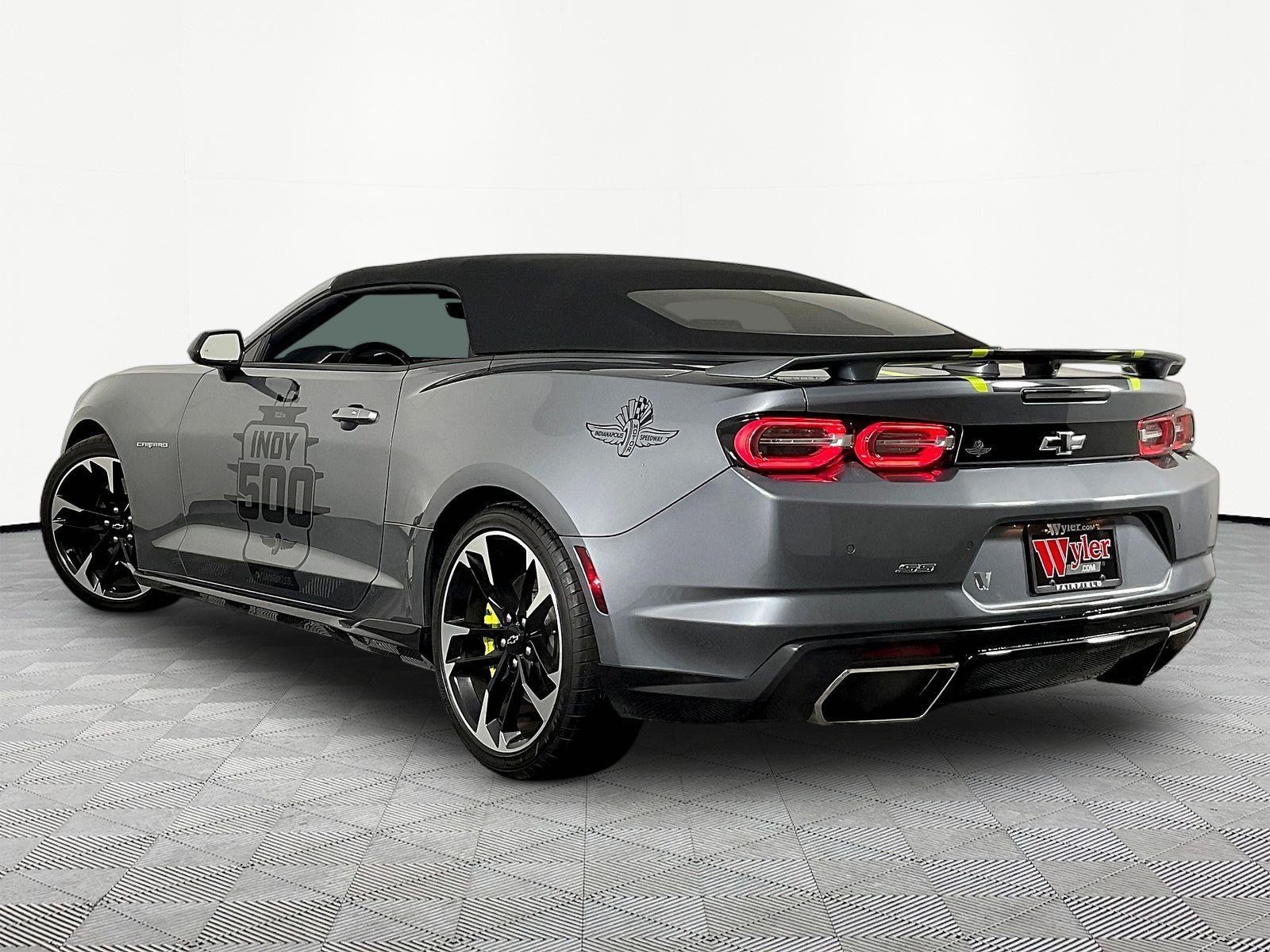 Used 2021 Chevrolet Camaro SS RWD image 4