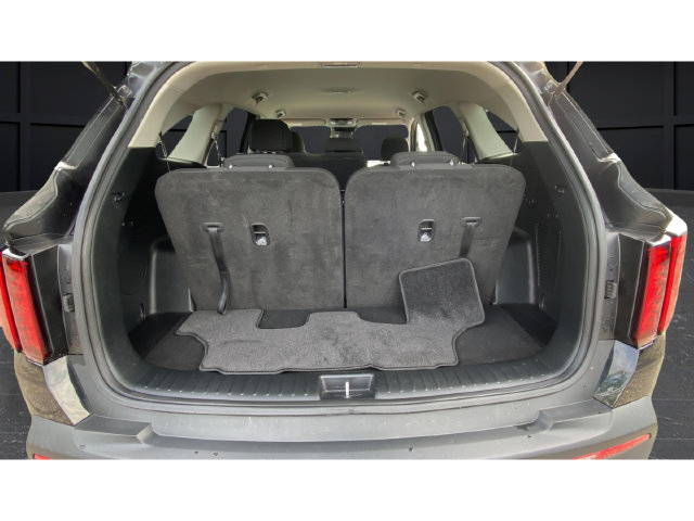Used 2023 Kia Sorento LX AWD/4WD image 9