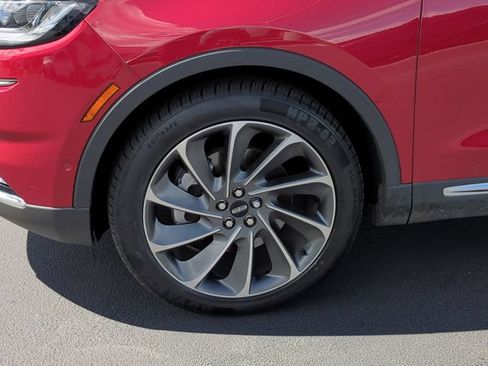 Used 2021 Lincoln Nautilus Reserve w/ Equipment Group 202A AWD/4WD image 12