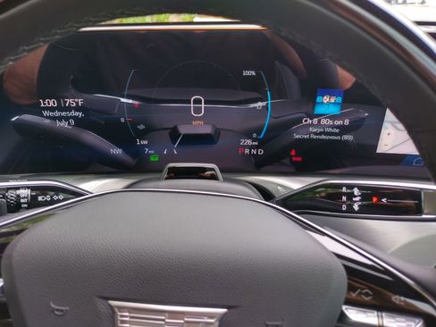 New 2026 Cadillac Vistiq Luxury image 14