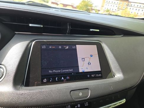 Used 2019 Cadillac XT4 Premium Luxury FWD image 9