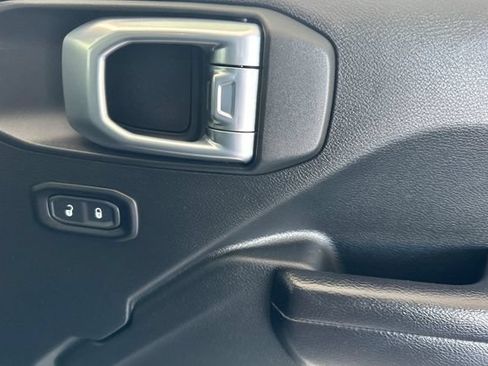 Used 2021 Jeep Wrangler Unlimited Sport AWD/4WD image 20