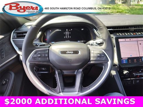 New 2025 Jeep Grand Cherokee Limited w/ Black Appearance Package image 17