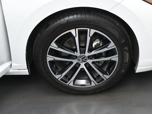 Certified 2026 Volkswagen Jetta Sport FWD image 33