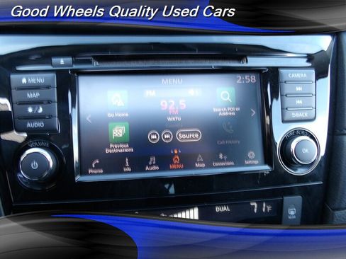 Used 2018 Nissan Rogue SV w/ Sun & Sound Touring Package image 17