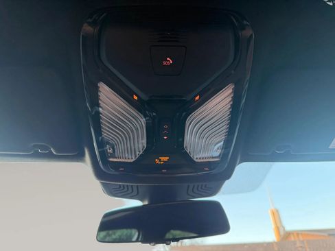 Used 2018 BMW 530i xDrive 530i xDrive Sedan 4D w/ Premium Package image 24