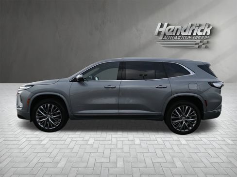 Used 2025 Buick Enclave Avenir image 9