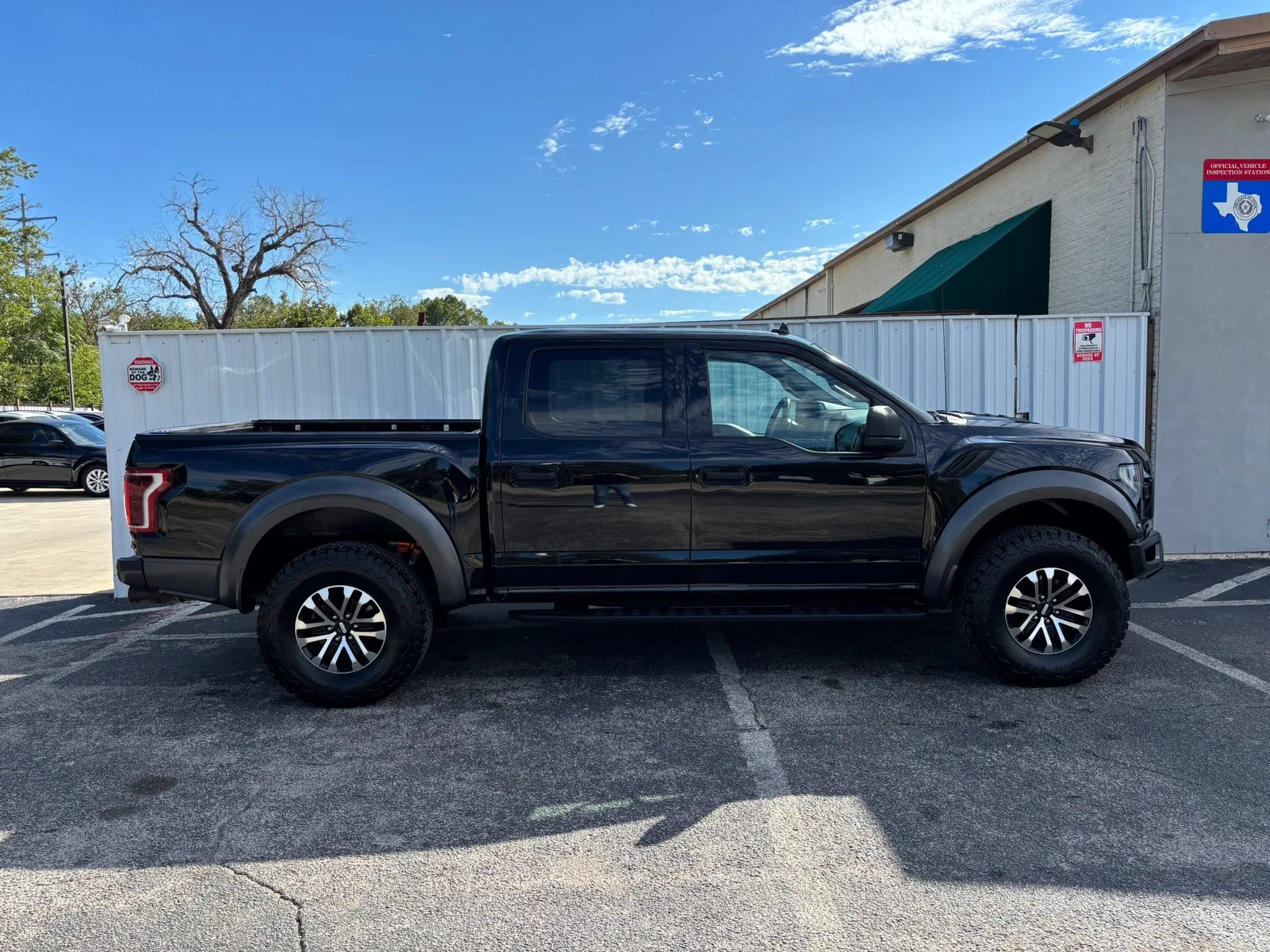 Used 2019 Ford F150 Raptor AWD/4WD image 9