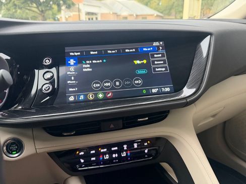 Used 2023 Buick Envision Essence AWD/4WD image 17