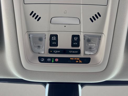 Used 2021 GMC Acadia Denali w/ Denali Technology Package image 14