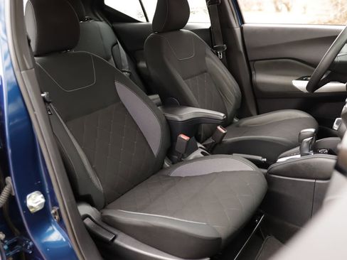 Used 2020 Nissan Kicks SV w/ Exterior Package image 24