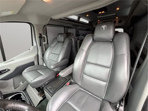 Used 2019 Ford Transit 150 148 Low Roof w/ Exterior Upgrade Package RWD image 18