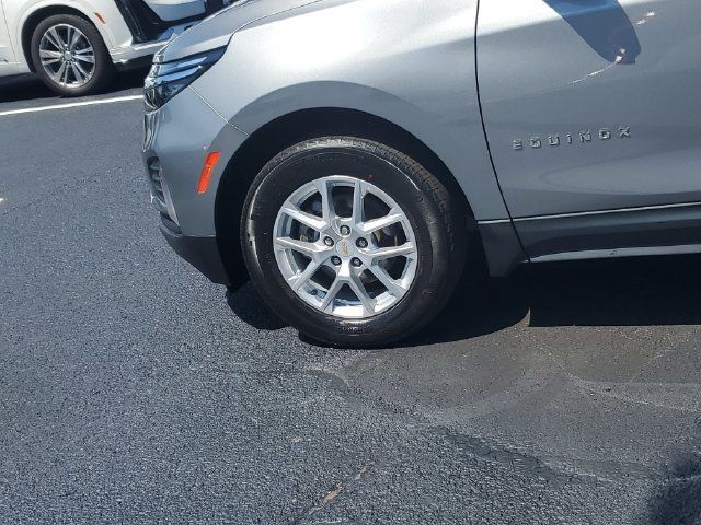 Used 2024 Chevrolet Equinox LT w/ Driver Convenience Package FWD image 8