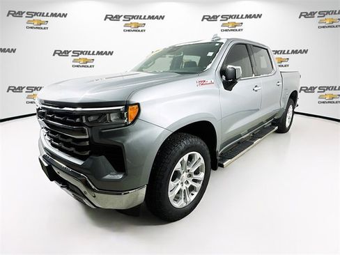 Used 2023 Chevrolet Silverado 1500 LTZ w/ LTZ Premium Package image 3