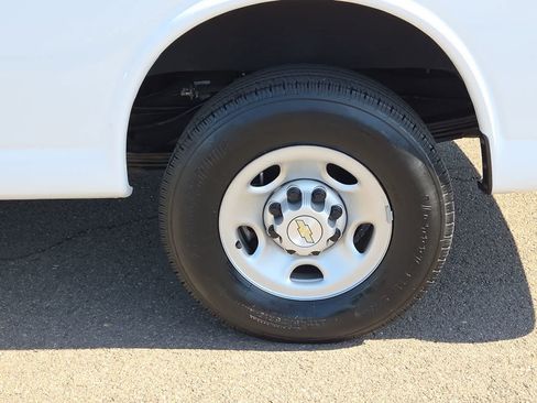Used 2023 Chevrolet Express 3500 LT w/ LT Preferred Equipment Group RWD image 16