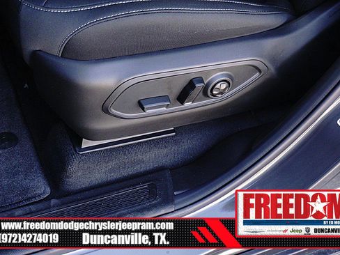 New 2025 Jeep Grand Cherokee L Laredo image 38