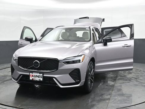 New 2026 Volvo XC60 T8 Ultra w/ Protection Package Premier image 45