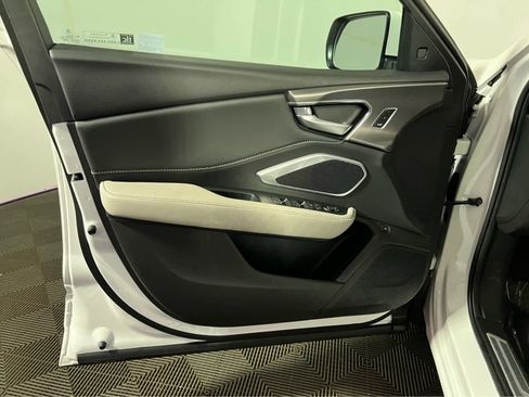 Used 2025 Acura RDX SH-AWD image 22