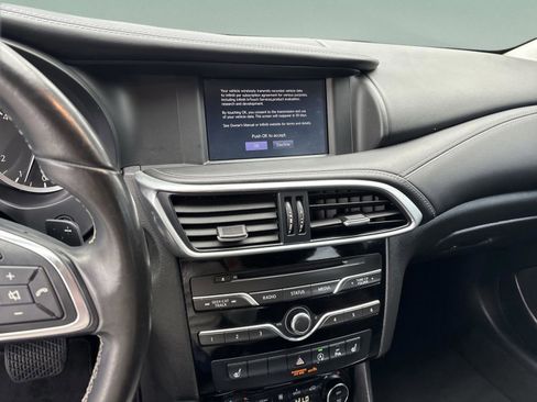 Used 2018 INFINITI QX30 Premium w/ Cargo Package image 25