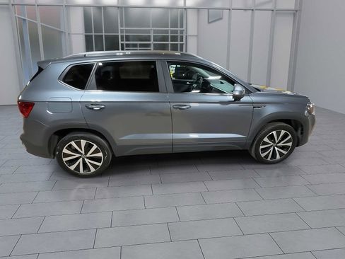 Used 2022 Volkswagen Taos SE image 9